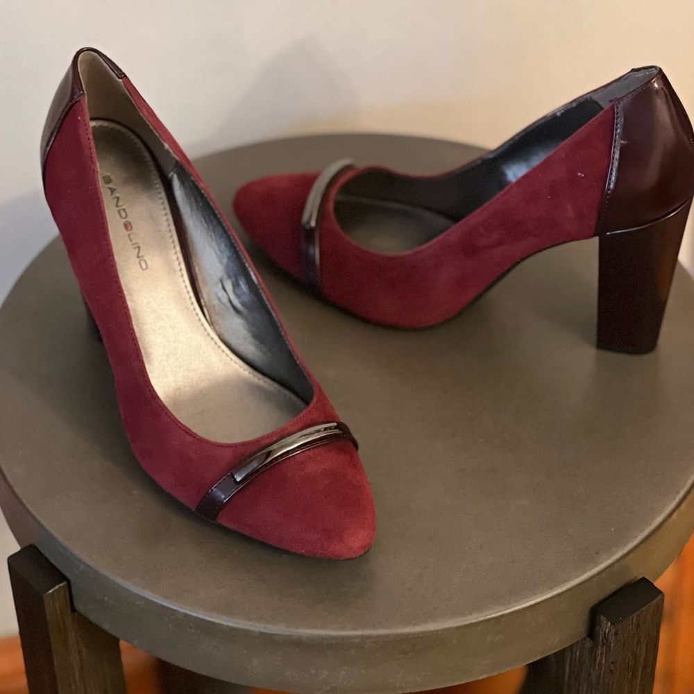 🎉PRICE DROP - Bandolino Classics! 9.5 - Wine Suede/Dk Burgundy Patent.